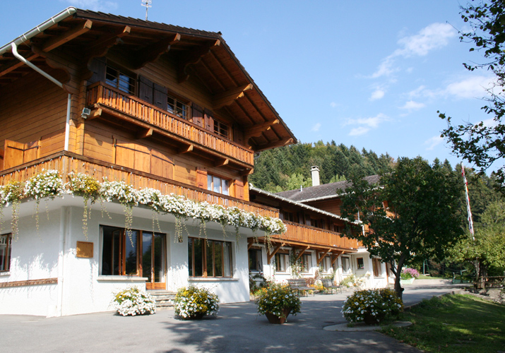 高山国际学校|Pre Fleuri - Ecole Alpine Internationale| 幼稚園・小学生・中学生・高校生・瑞士留学